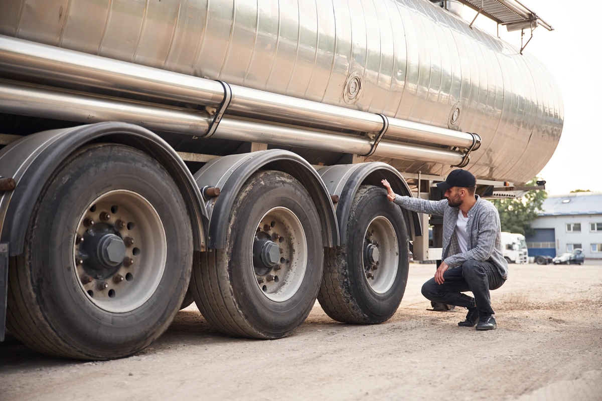 Truck Tire Blowout Accidents and Their Causes